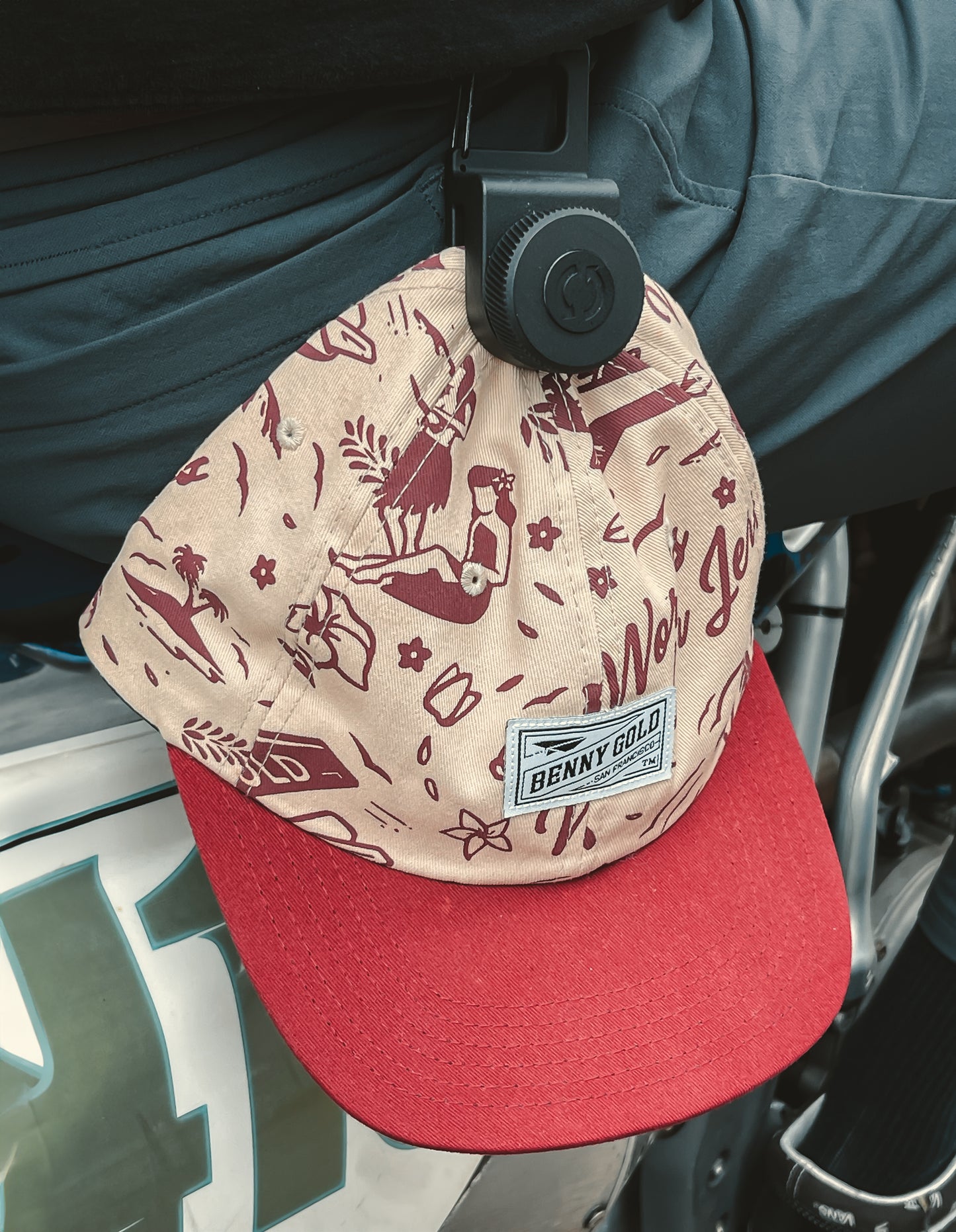 HAT CLIP - 2.0